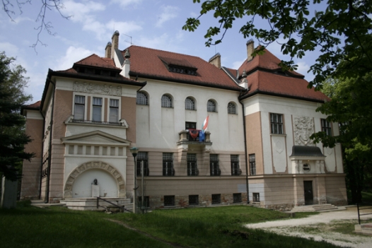 http://kultura.hu/img/upload/201001/balassagyarmat_palocmuzeum_by_nemzetimuemlek_hu.jpg
